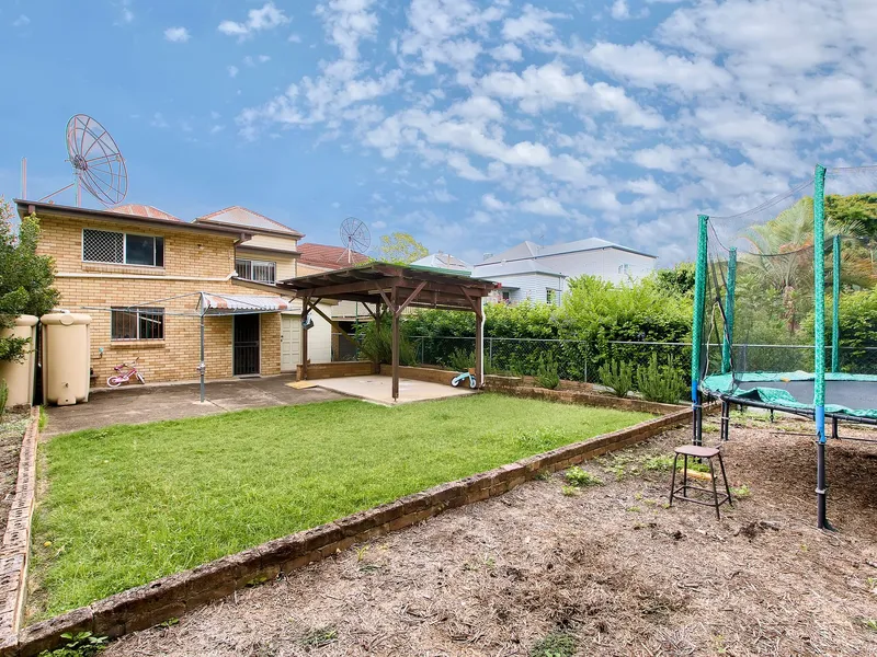 Ideal Location in the heart of New Farm!