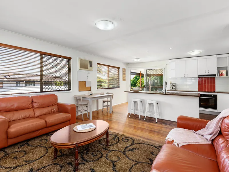 Large Family Living with Dual Living Potential and Side Access!