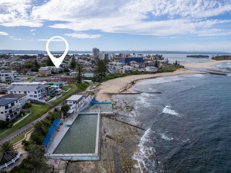 FURNISHED APARTMENT WITH LUXURIOUS OCEANVIEW LIVING