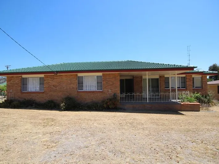 SPACIOUS 4 BEDROOM BRICK HOME