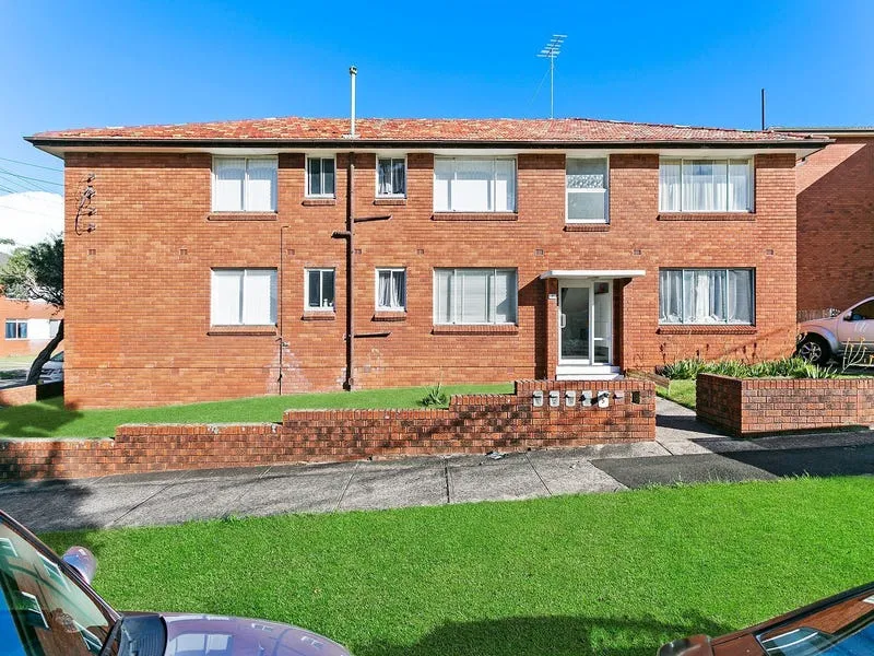 Entire Block of 6 Apartments