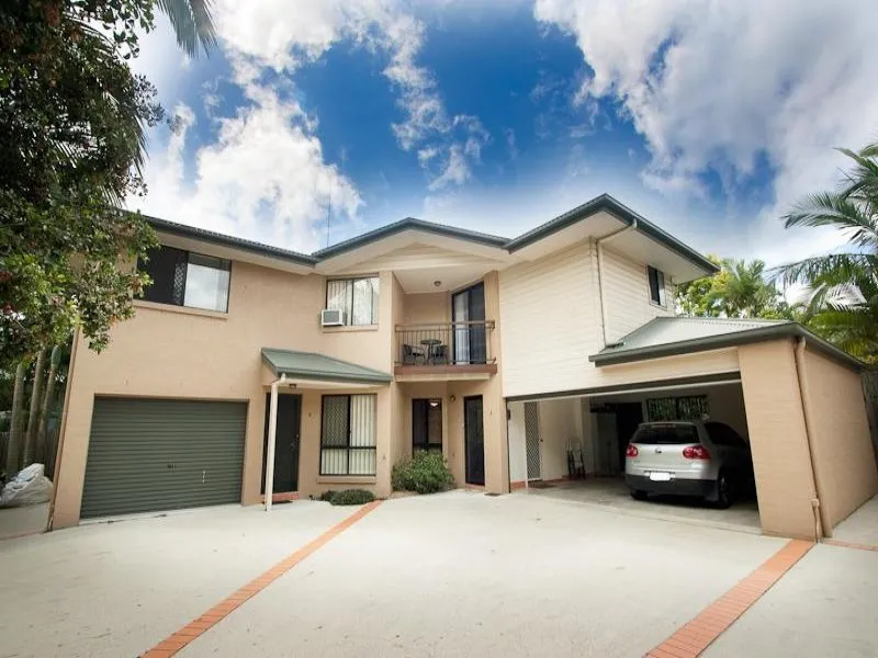 MORE LIKE A HOUSE THAN A TOWNHOUSE!