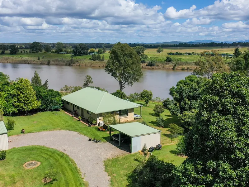 Magnificent Panorama of the Mighty Clarence