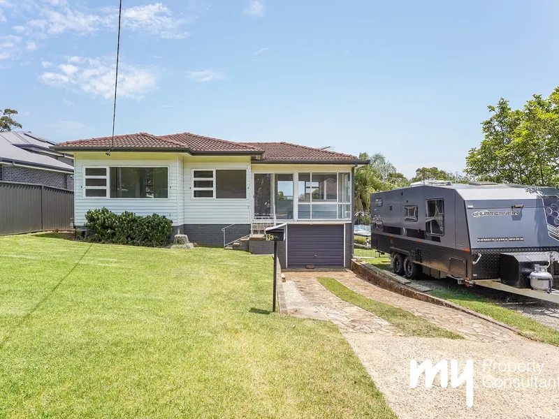 FAMILY HOME IN DRESS CIRCLE LOCATION