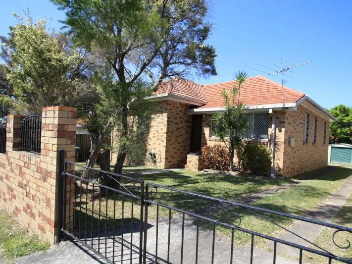 Two Separate Living Areas - Air-conditioned  - Fully Fenced Grounds With Rear Shed !