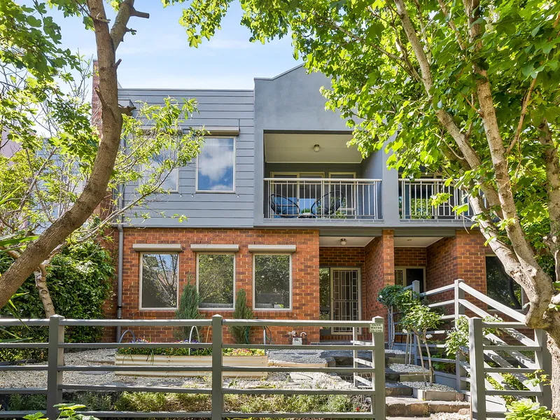 Sensational Space in a Prized Parkland Position