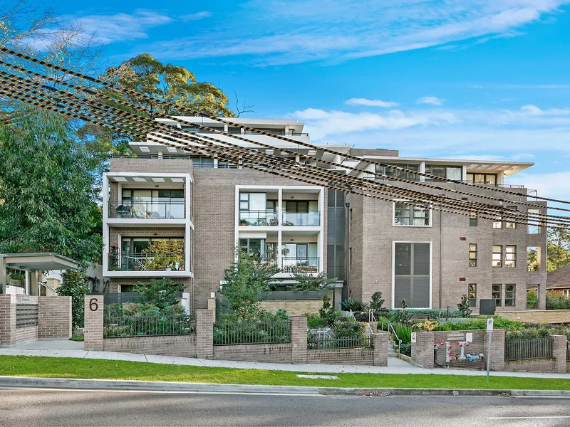 Prestige Gordon Home... Walk to Shops & Public Transport