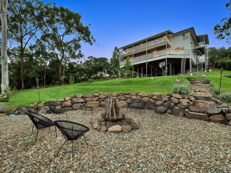 ACREAGE LIFESTYLE 650M TO SHOPS