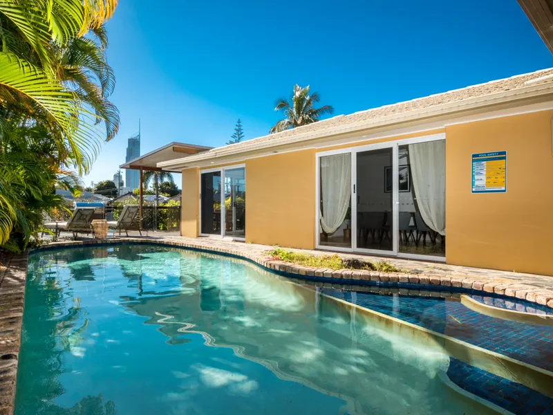 Fully Furnished - River Front - Family Home