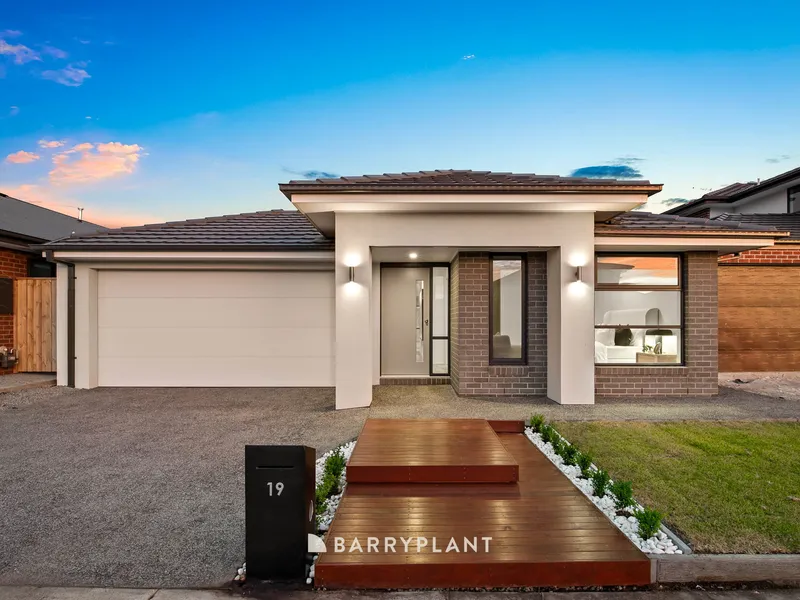 BRAND NEW HOME IN ARCADIA ESTATE!