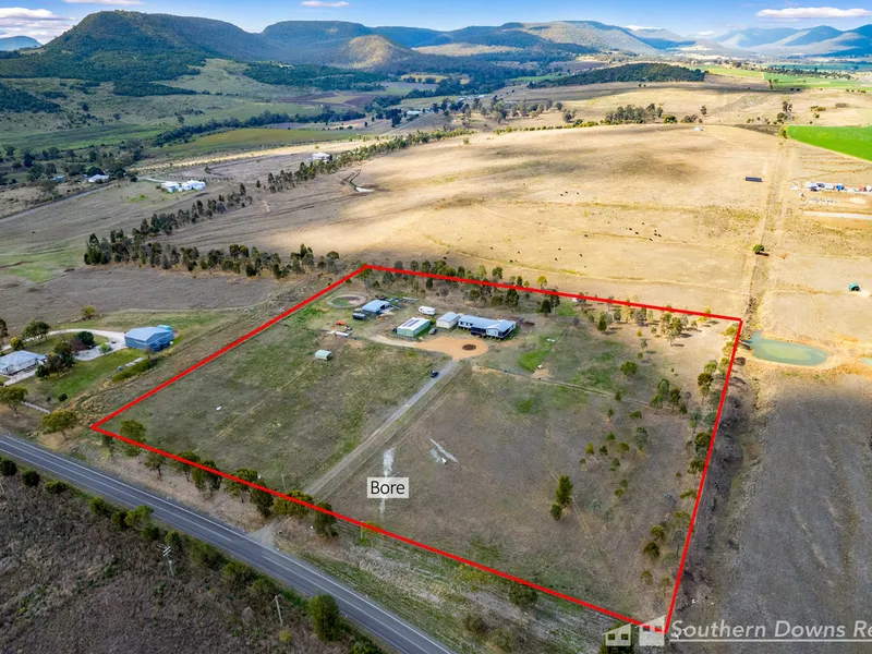 MODERN LIVING & COUNTRY CHARM AT FREESTONE