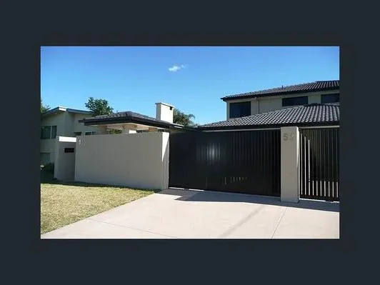 Close to everything, beach, shops, transport, Full security, auto gates, garage door, gate house entry.