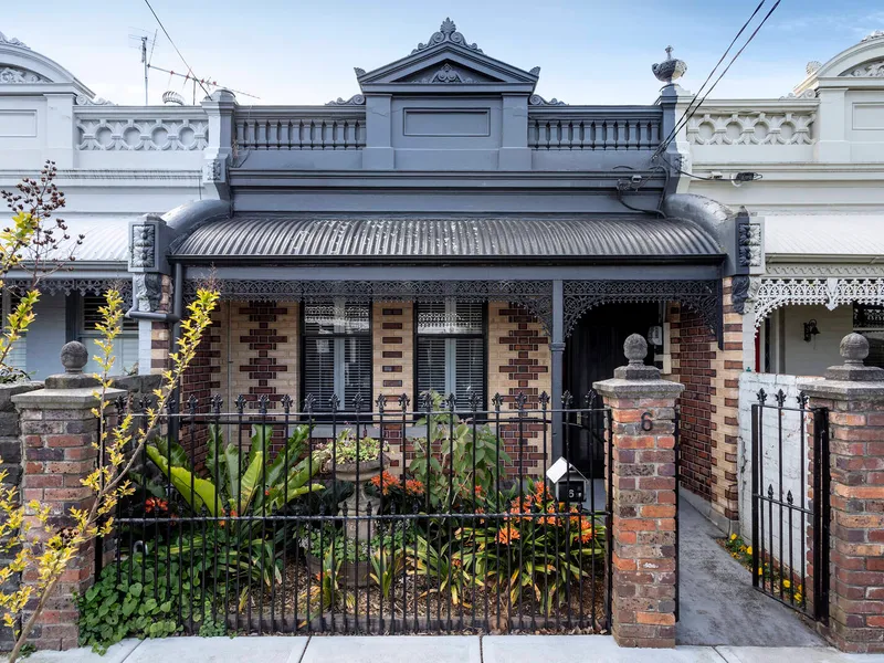 Victorian Elegance with Contemporary Enhancements