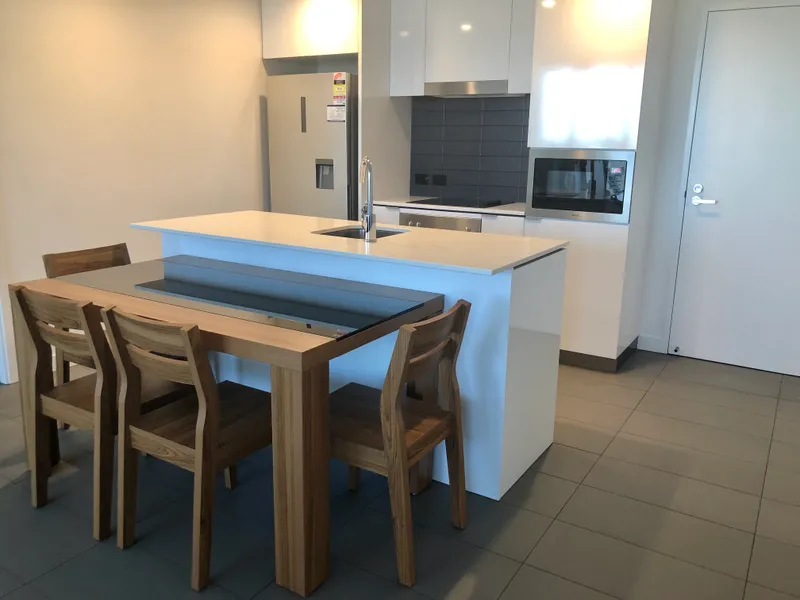 FURNISHED - 3 Bedrooms 2 Bathrooms Apartment with a Secure Car Park and Balcony