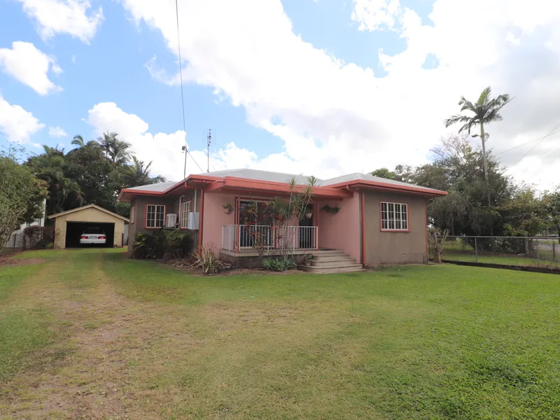 Charming Vintage Nest with Modern Touches