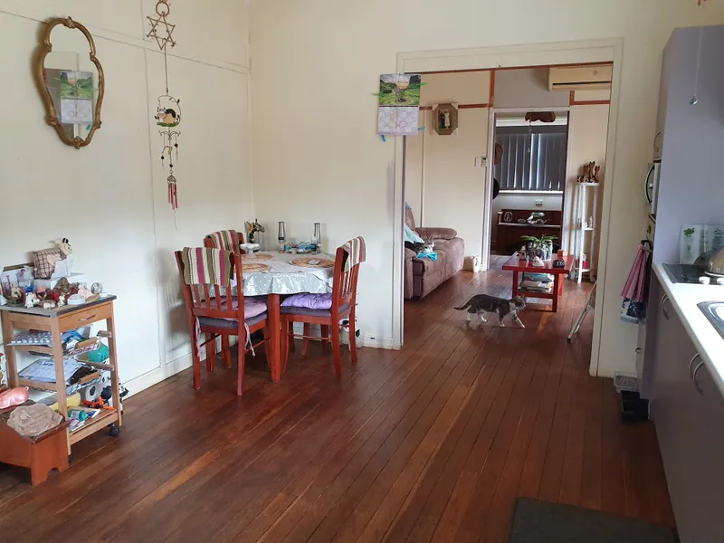 LARGE DAM, SEASONAL CREEK ON 5 ACRES