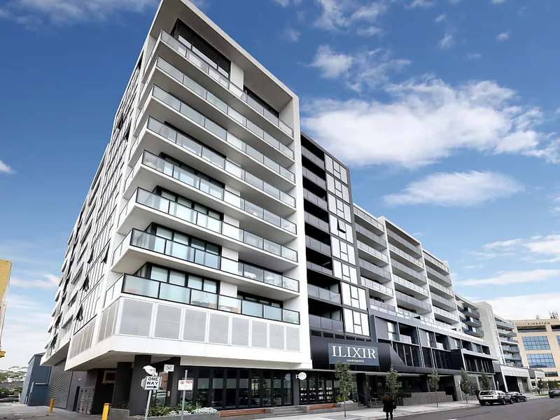 Stylish apartment! *Open Tuesday 13 April 4:45-5:00pm*