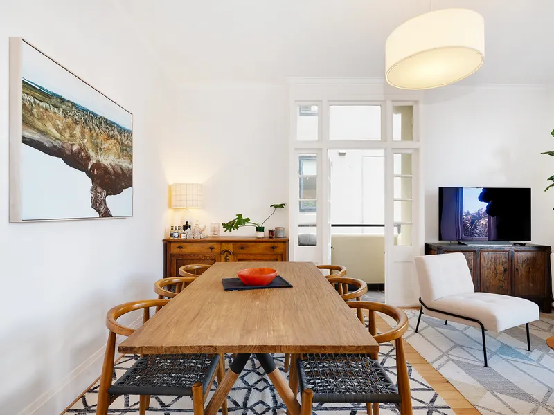 Stunningly Refurnished Art Deco Apartment