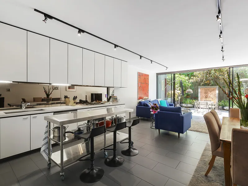 'Hue' An Award Winning Address