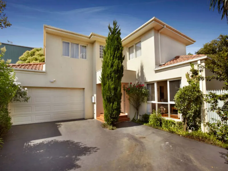 Town Residence in Premium Dual School Zone!