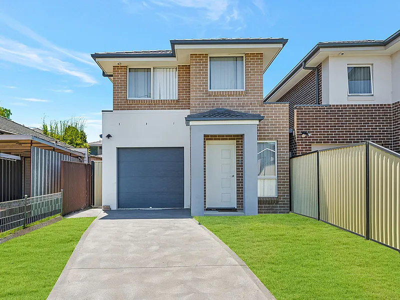 4-yr Old Free-Standing Home