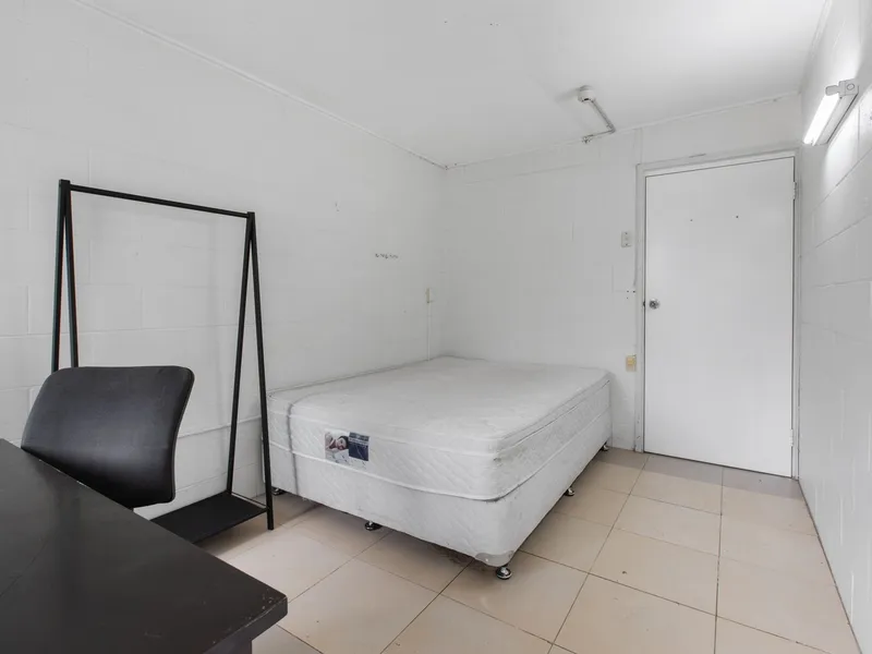 CREATE FRIENDS AND MEMORIES IN YOUR NEW HOME AT THE HEART OF TOOWONG!