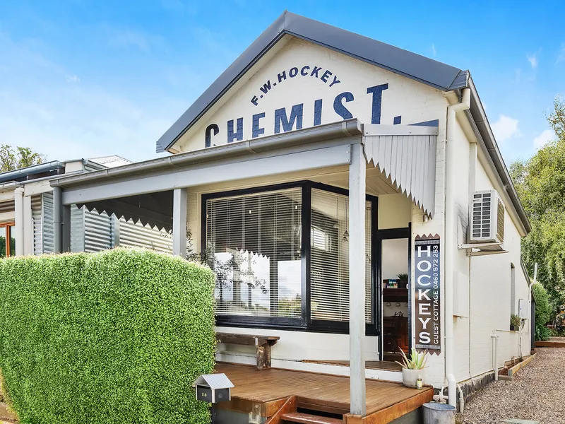 Hockey's Accommodation at The Old Chemist