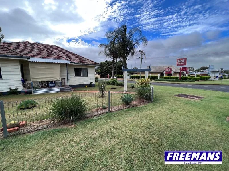 Corner 1,004m2 allotment with main street frontage on entrance to Kingaroy