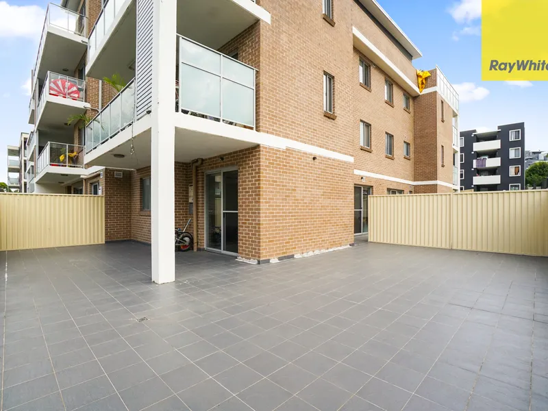 MASSIVE COURTYARD APARTMENT, 188m2 IN TOTAL