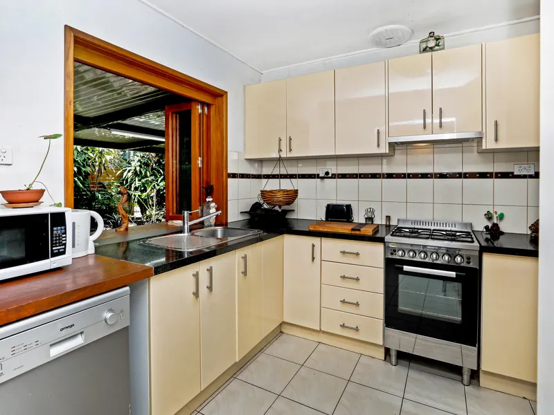 TROPICAL GARDENS & RAINFOREST ESTUARY LOCATION