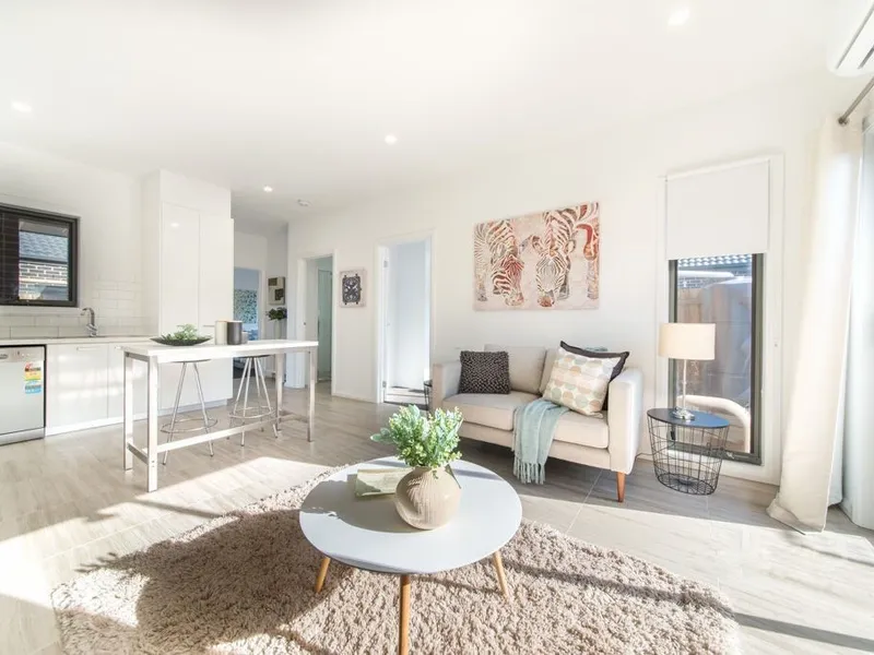 FABULOUS LOCATION & EASY LIVING!