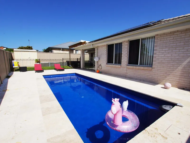 FULLY FURNISHED FAMILY HOME WITH POOL