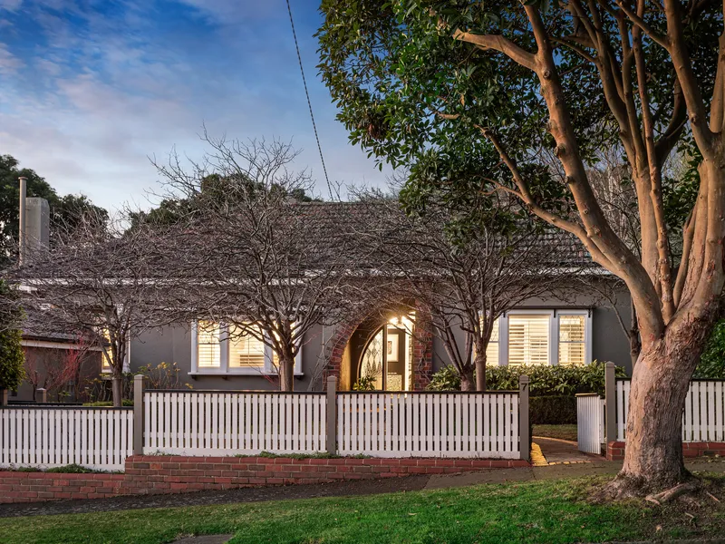 Bright and Spacious Art Deco Treasure