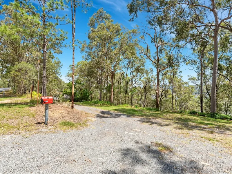 Amazing views on 10 acres of land in Upper Coomera