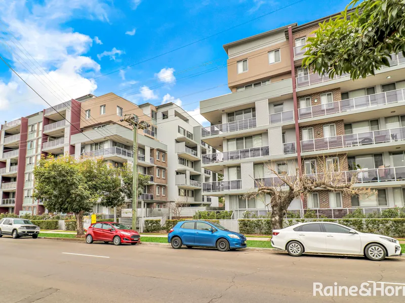 Modern Apartment in Penrith CBD