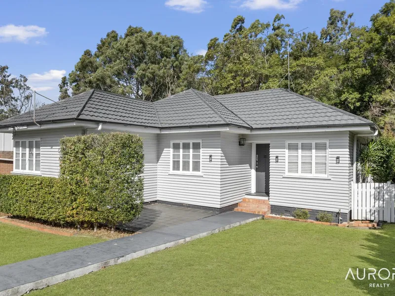 Charming 3-Bedroom home in Tarragindi - A Perfect Blend of Comfort and Convenience!