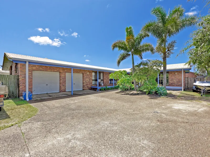 Massive 4 Bedroom Family Home with a Saltwater Pool on 1032m2