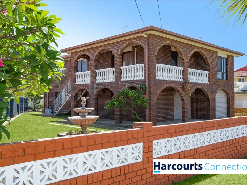 Seaside lifestyle in large family home