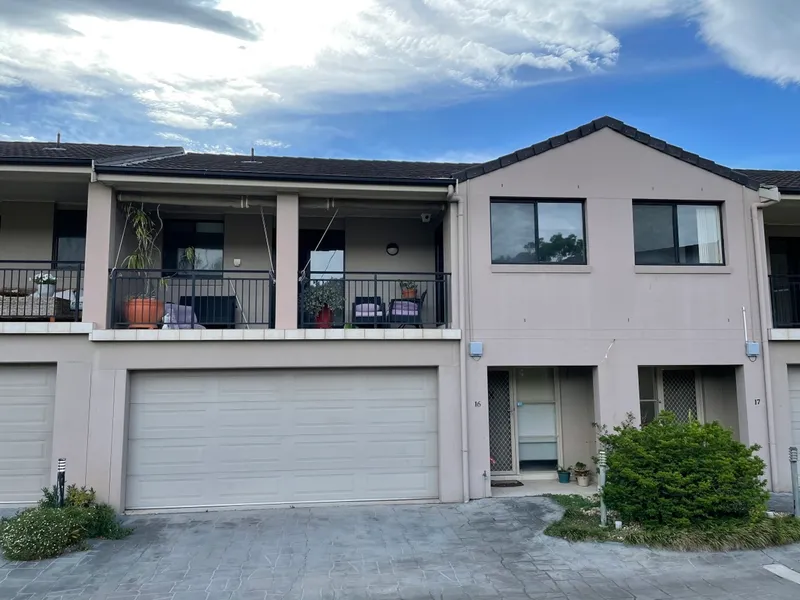 Furnished & Well Presented !