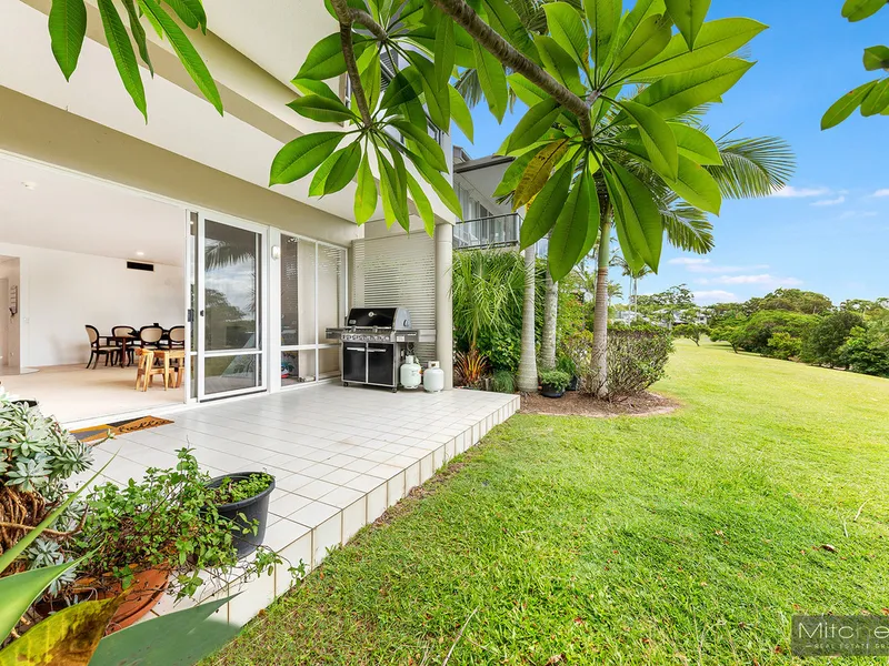 Elevated ground floor apartment with fabulous views!