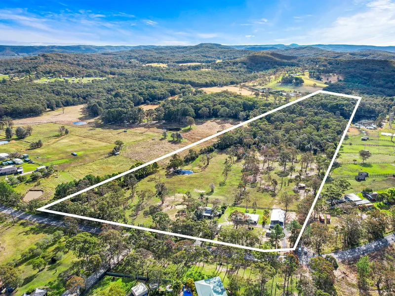 LIFESTYLE ON 10.2 HECTARES