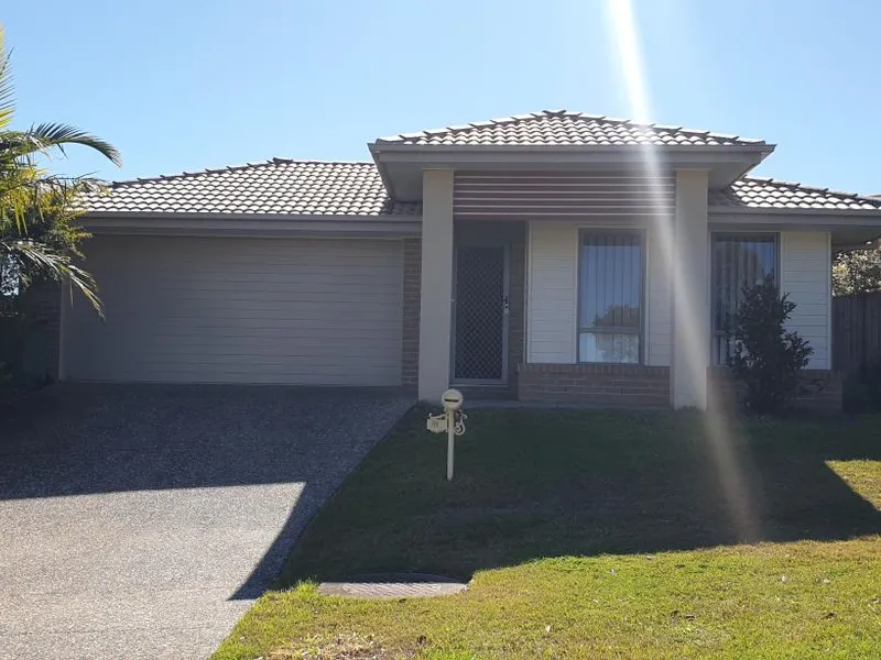 ​​4 BEDROOM FAMILY HOME IN THE HEART OF COOMERA