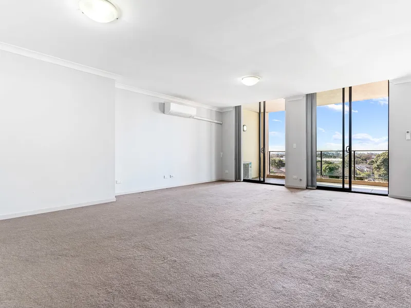 Modern as-new apartment in ultra central location