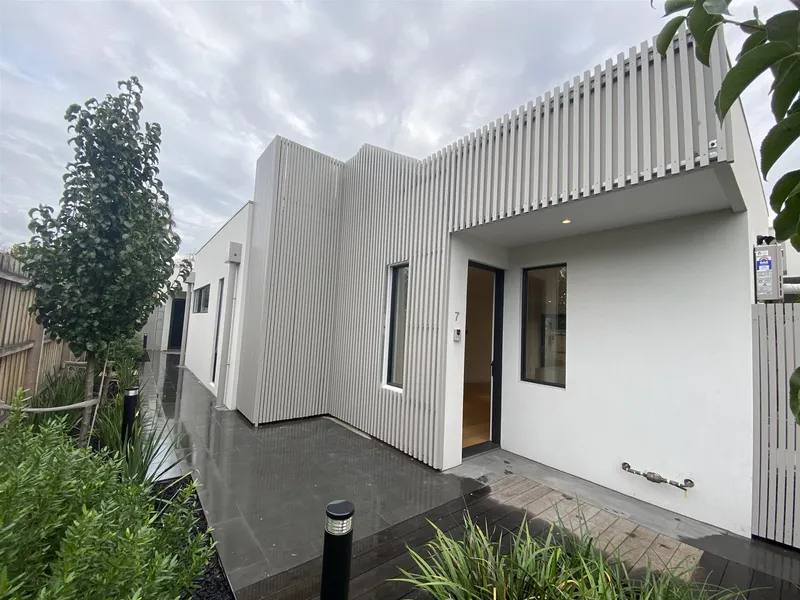 INSPECT Saturday 4th 12.15-12.30pm & Tuesday 7th 12.00-12.15pm