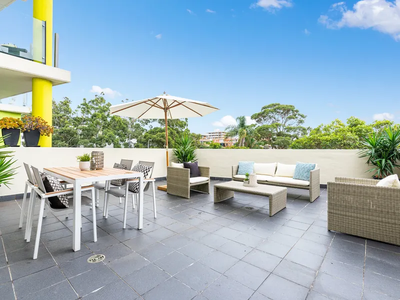 1 Bedroom plus Study Open Plan Living secure parking