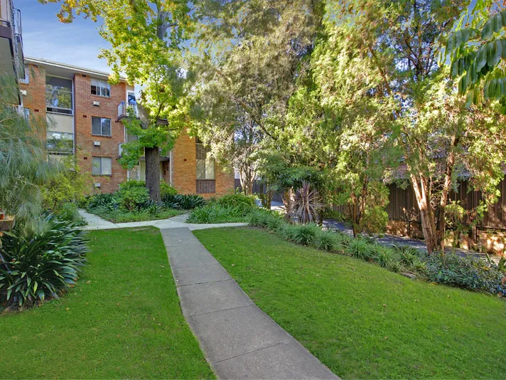 Light Filled Top Floor Two Bedroom Apartment