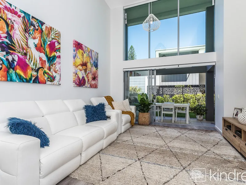 Direct Beach Access - Stunning Unit on Millionaires Row