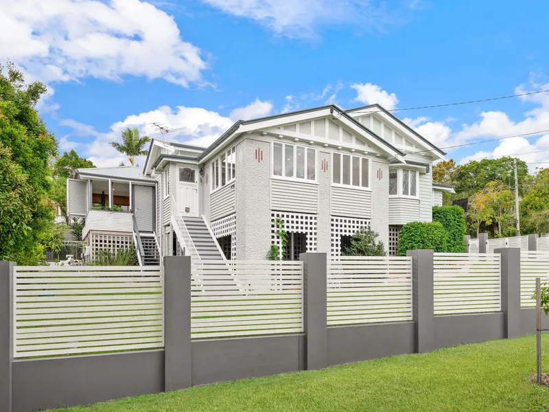 Family Home in Desirable Avenues Precinct