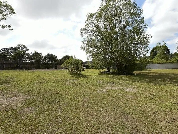 EXCELLENT DEVELOPMENT OPPORTUNITY WITH DA - LOGANLEA HOTSPOT POSSIBLE SMALL LOT SUBDIVISION