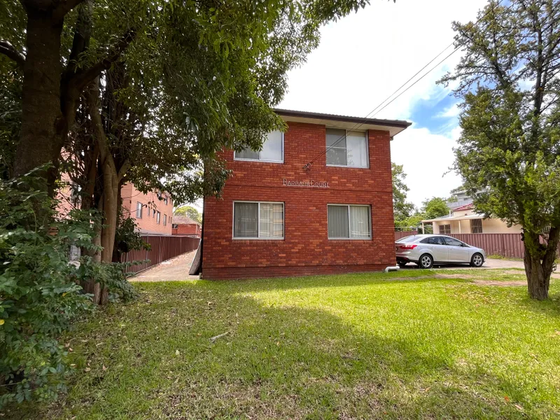 EXCELLENT VALUE IN SMALL WELL MAINTAINED COMPLEX CLOSE TO STATION & VIBRANT SHOPPING VILLAGE